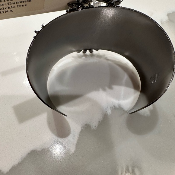 NWT Amrita Singh pewter cuff bracelet with clear accent jewels - Picture 2 of 3